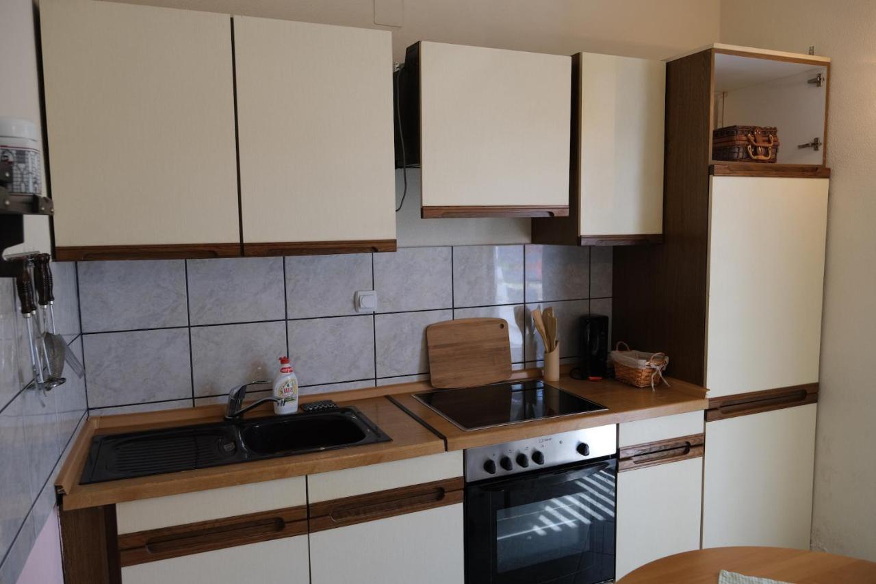 Apartments Jasmina Utjeha Bagian luar foto