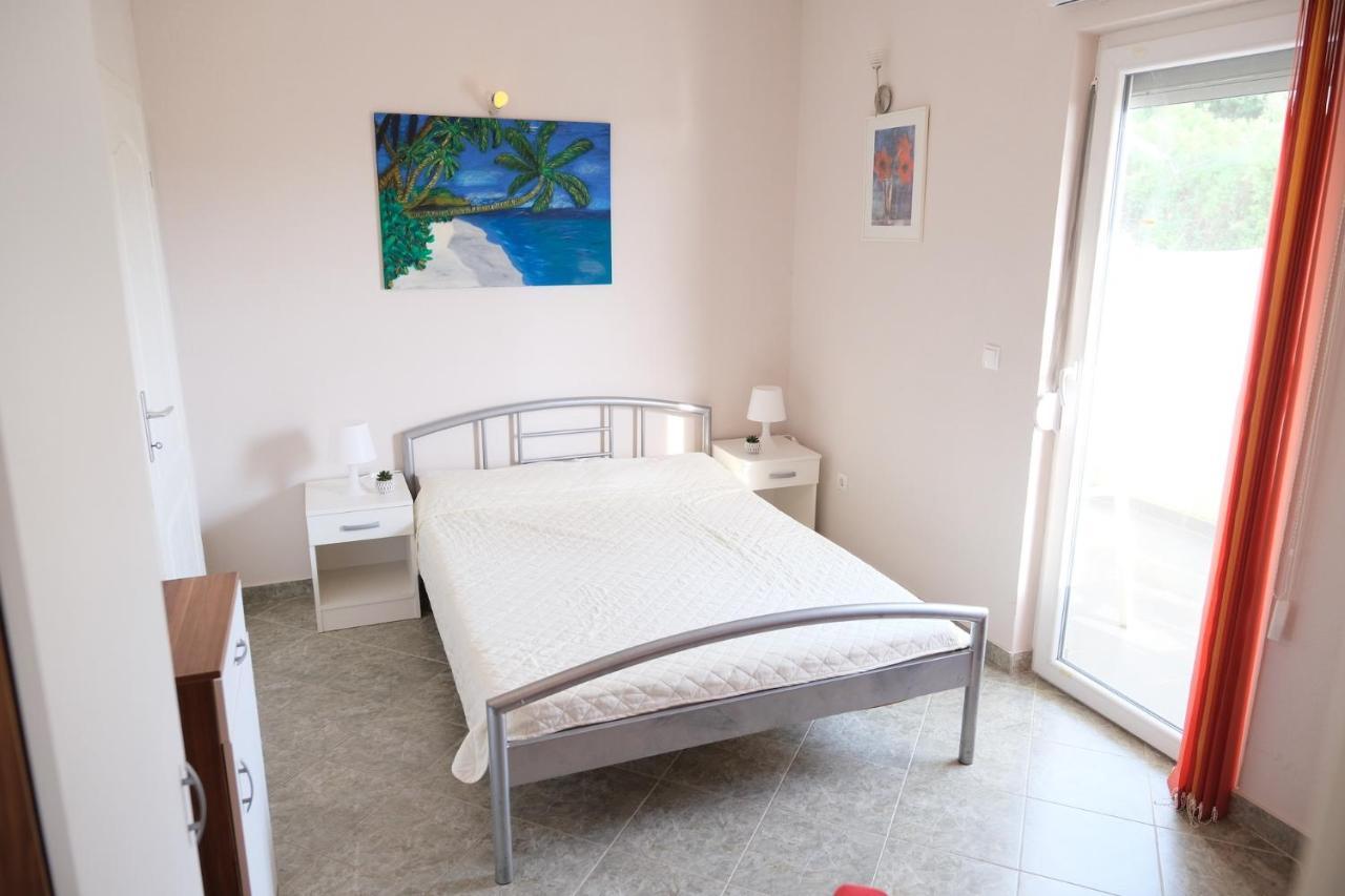 Apartments Jasmina Utjeha Bagian luar foto