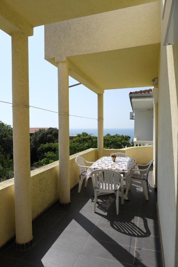 Apartments Jasmina Utjeha Bagian luar foto