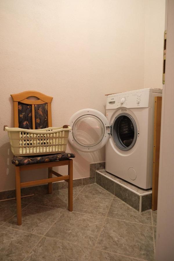 Apartments Jasmina Utjeha Bagian luar foto