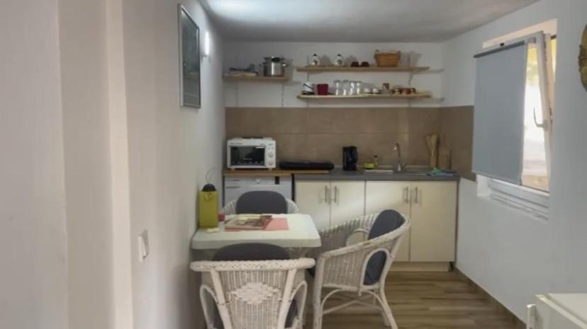 Apartments Jasmina Utjeha Bagian luar foto